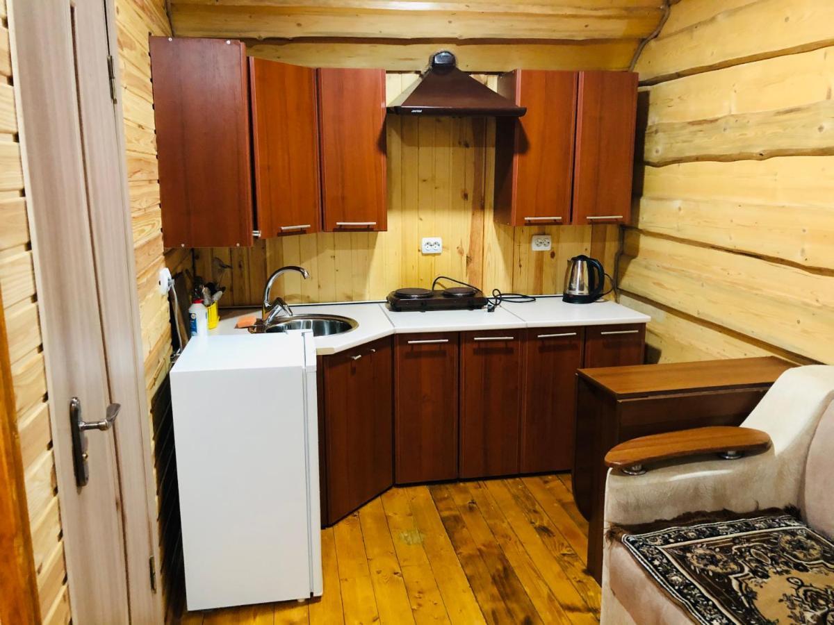 У Віти Номер3 Apartment Synevyrs'ka Polyana Exterior photo